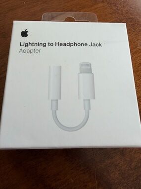 Apple Lightning to 3.5mm Headphone Adapter - White